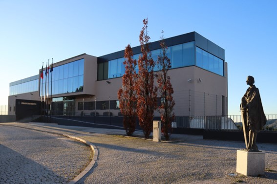 Buscas à Câmara Municipal e à Biblioteca da Guarda e a três Empresas do Norte